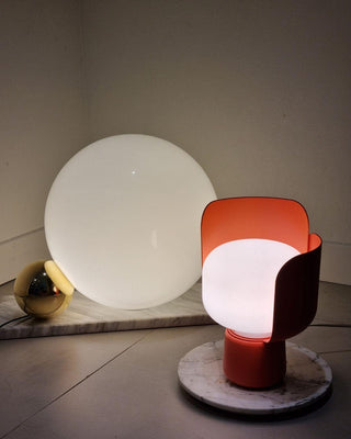 Zuri Lampe de Table Minimaliste en Plastique