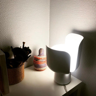 Zuri Lampe de Table Minimaliste en Plastique