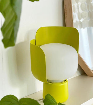 Zuri Lampe de Table Minimaliste en Plastique