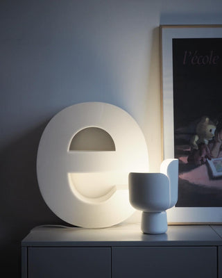 Zuri Lampe de Table Minimaliste en Plastique
