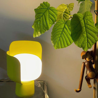 Zuri Lampe de Table Minimaliste en Plastique