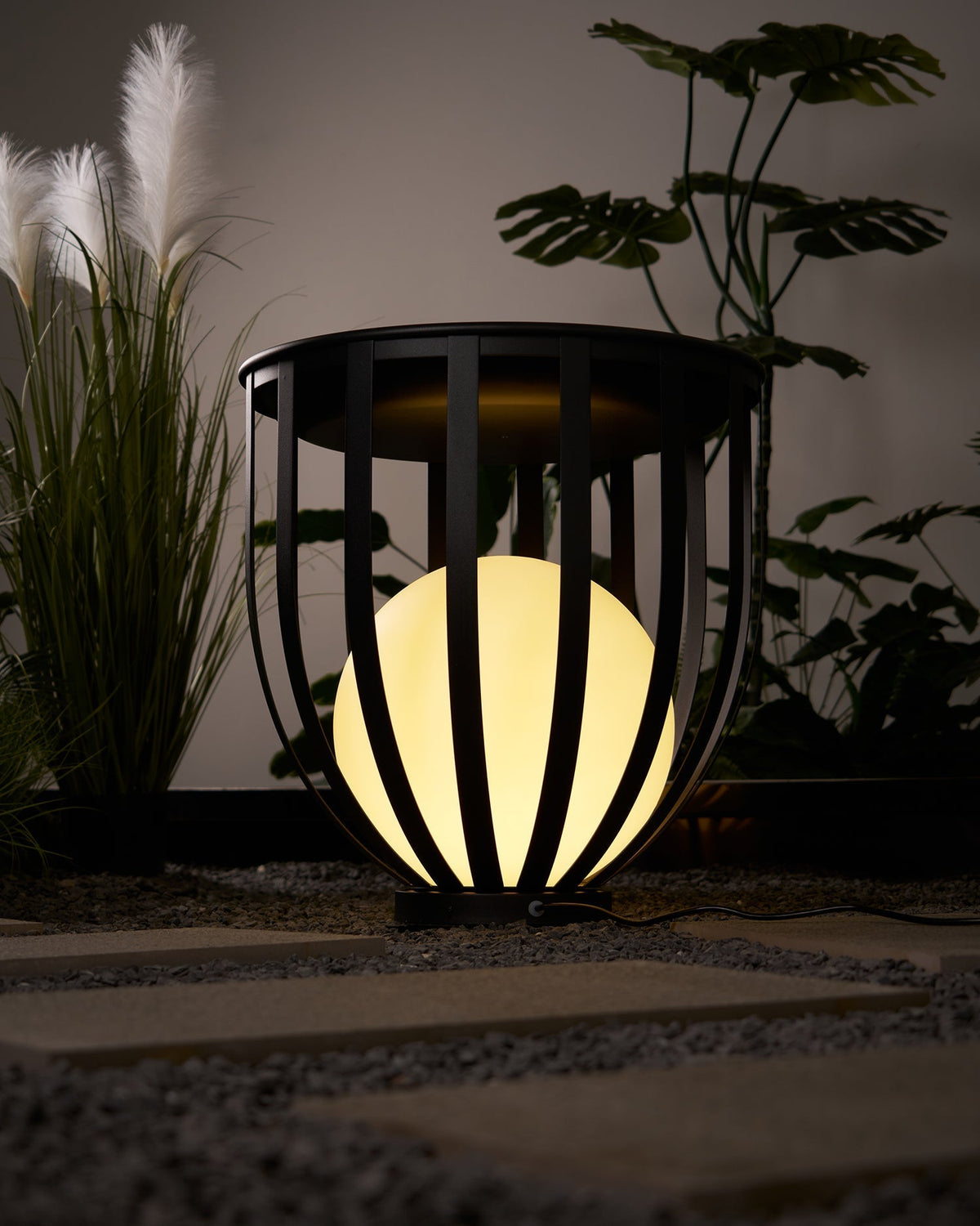 Tera Lampadaire en Acrylique Et Métal