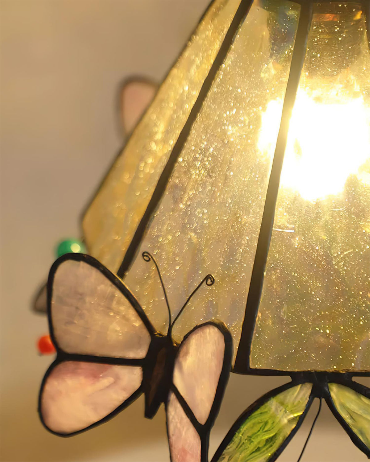 Briandy Tiffany Pendant Light Glass-Neutral Decor