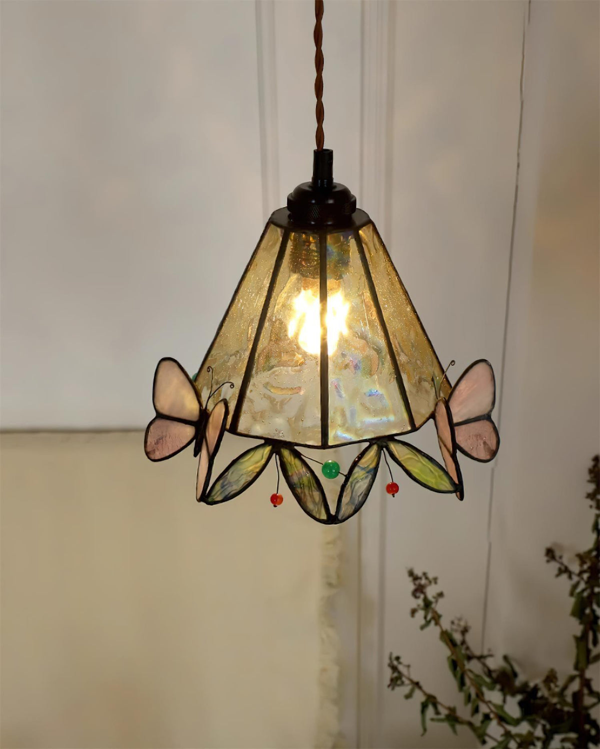 Briandy Tiffany Pendant Light Glass-Neutral Decor