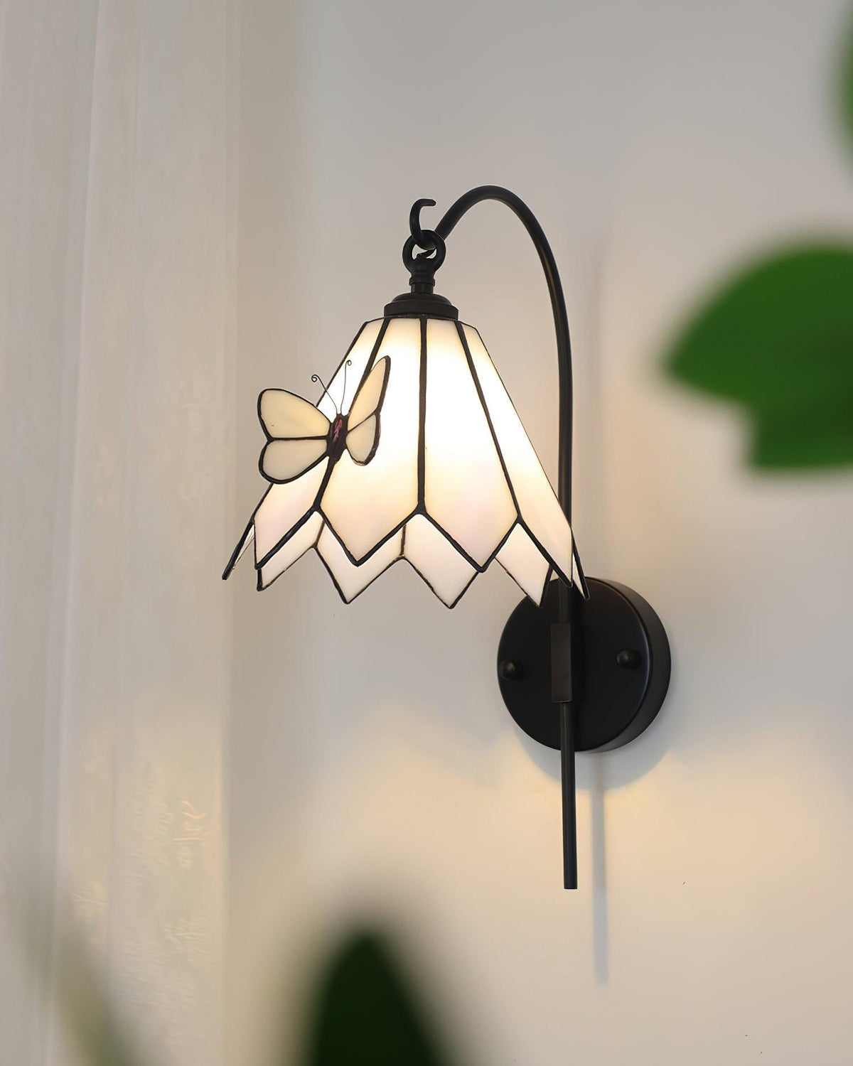 Tiffany Wall Lamp Glass Butterfly Art-Neutral Decor