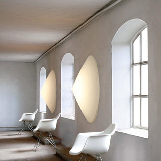 Solara Lampe Suspendue Polyéthylène Chapeau Incliné Minimaliste