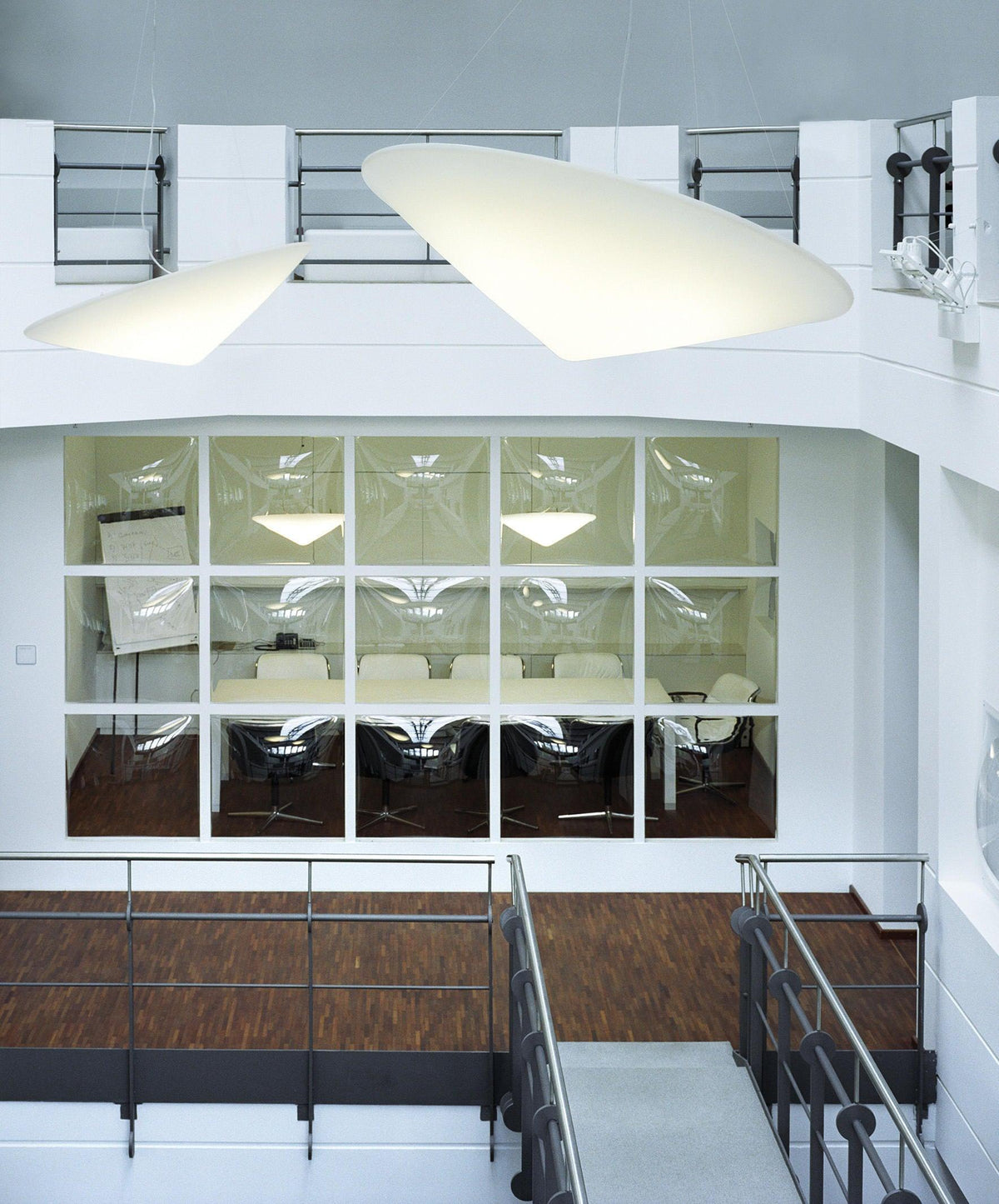 Alviana Lampe Suspendue Polyéthylène Chapeau Incliné Minimaliste