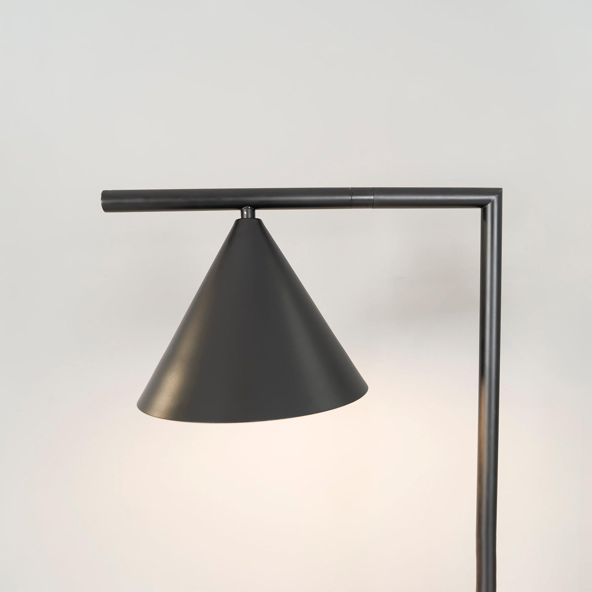 Nell Lampadaire Minimaliste