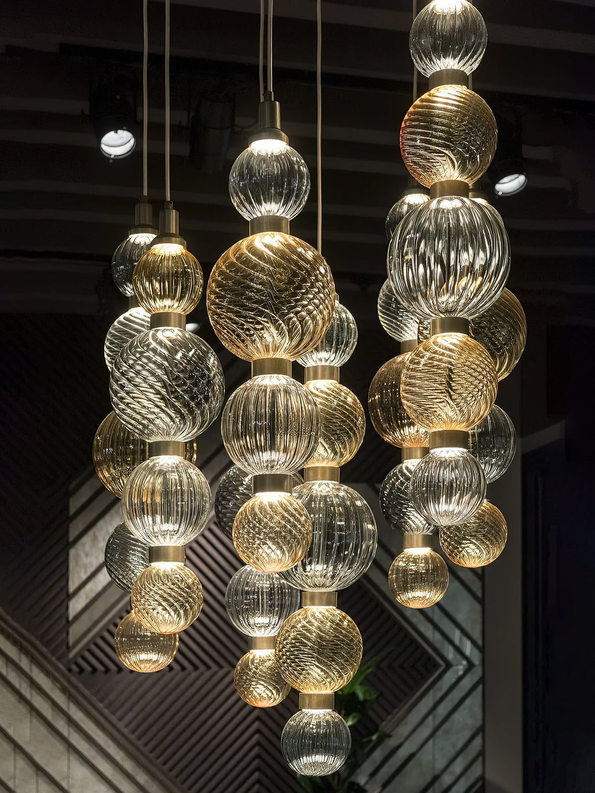 Tahl Globe Suspension