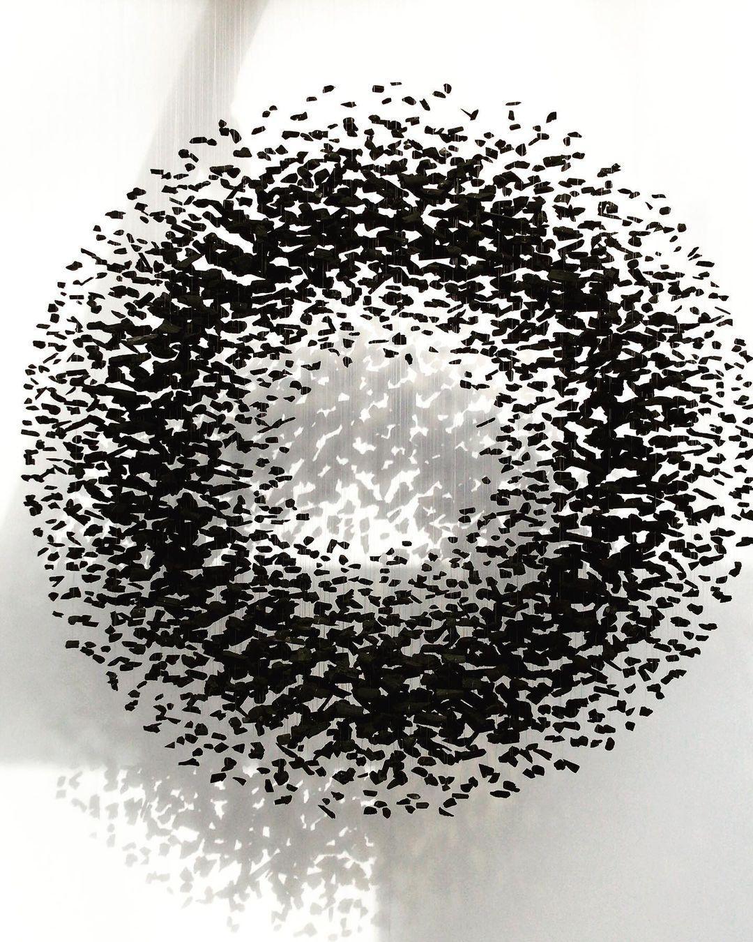 Nelessa Lustre sculptural en pierre charbon, lettres de G à L