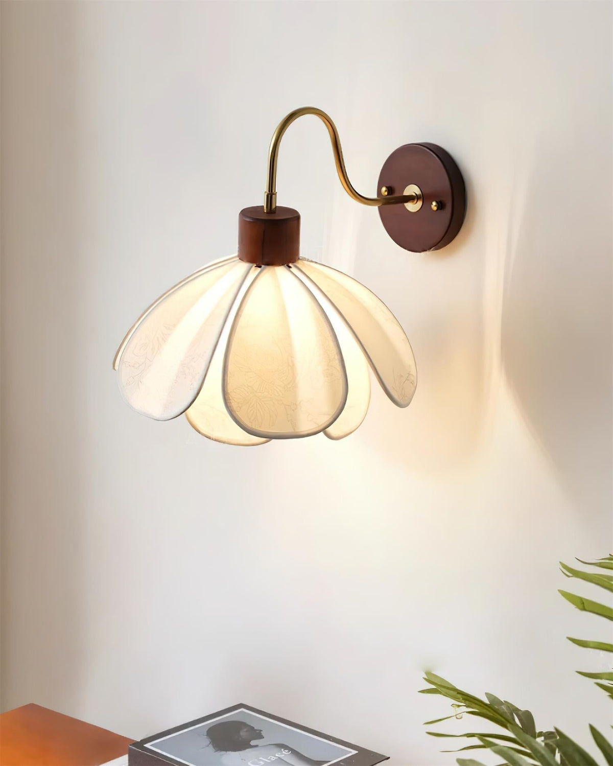 Florayne Vintage Floral Glass Wall Lamp-Neutral Decor
