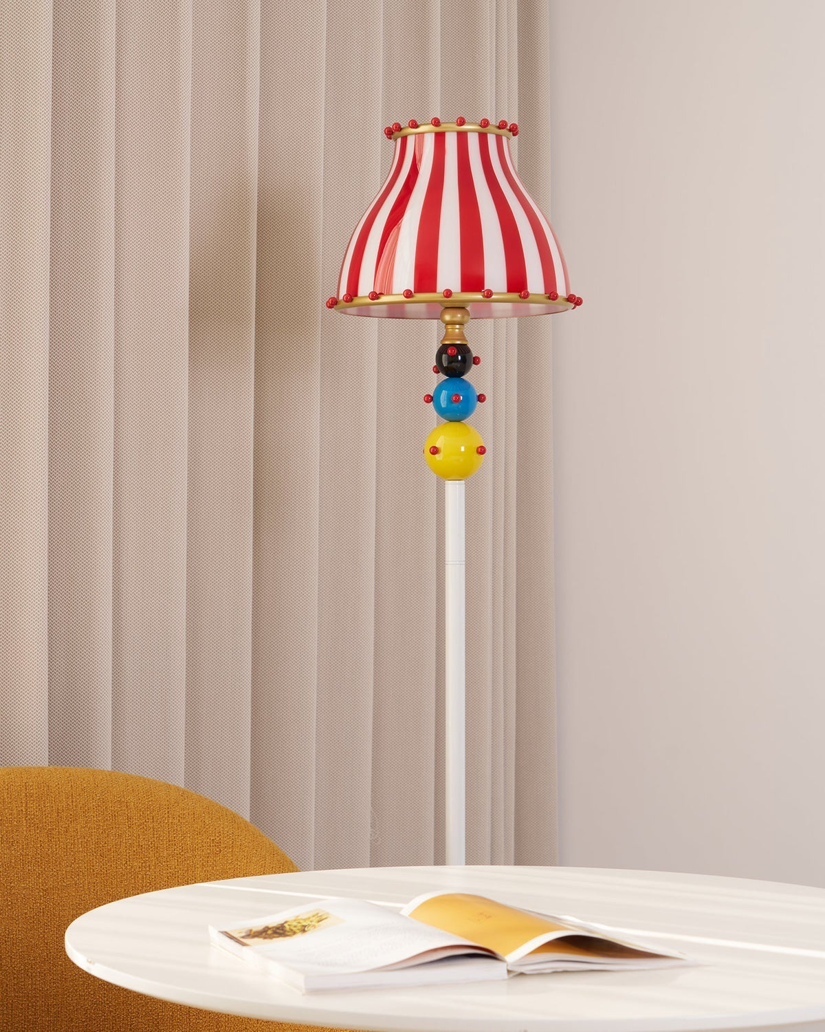 Teriaaine Lampadaire
