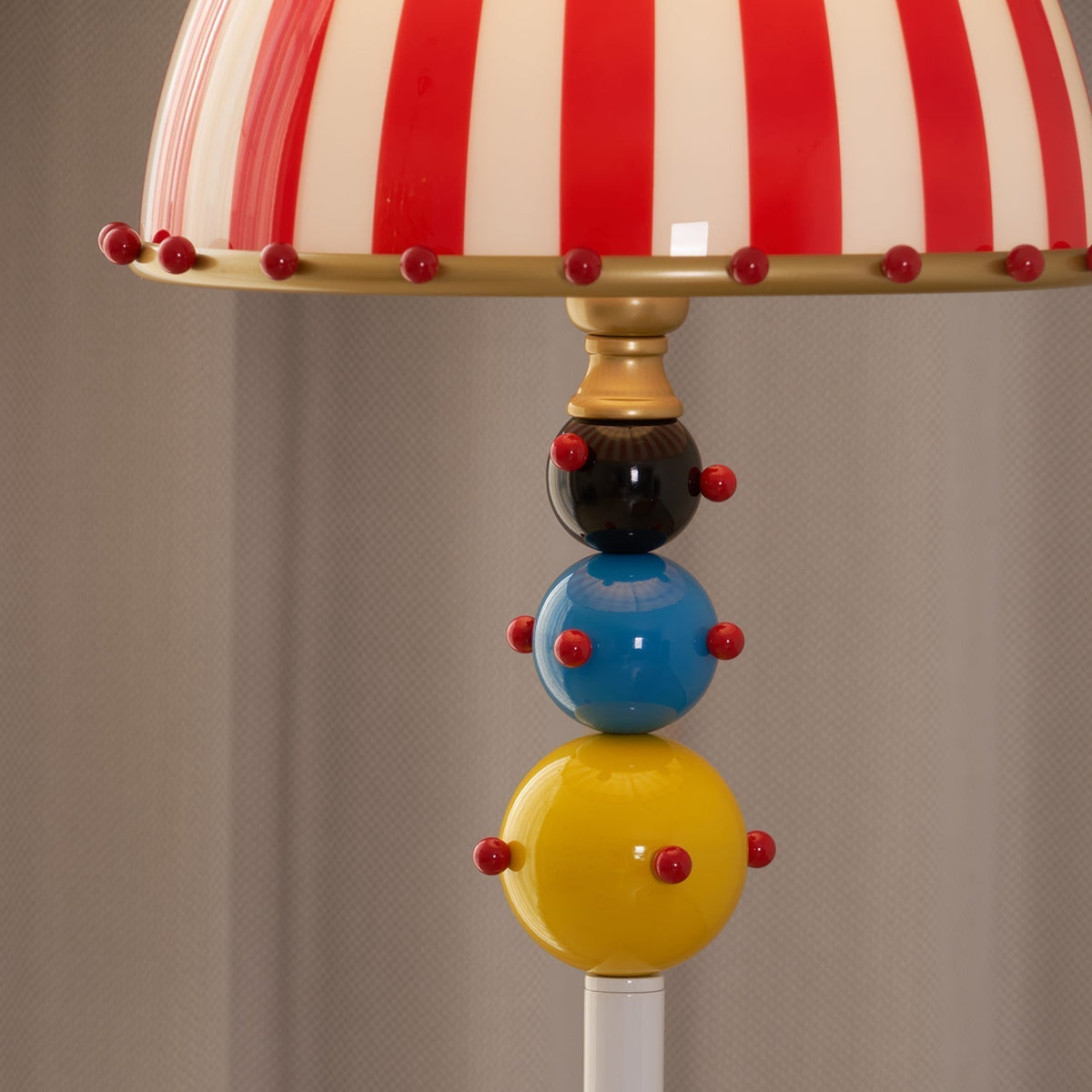 Teriaaine Lampadaire