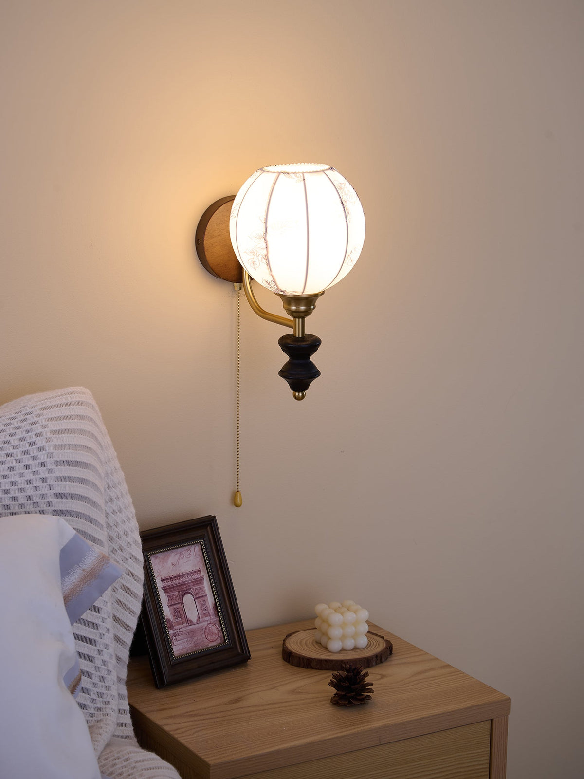 Eshae Applique Murale en Tissu et Bois Premium