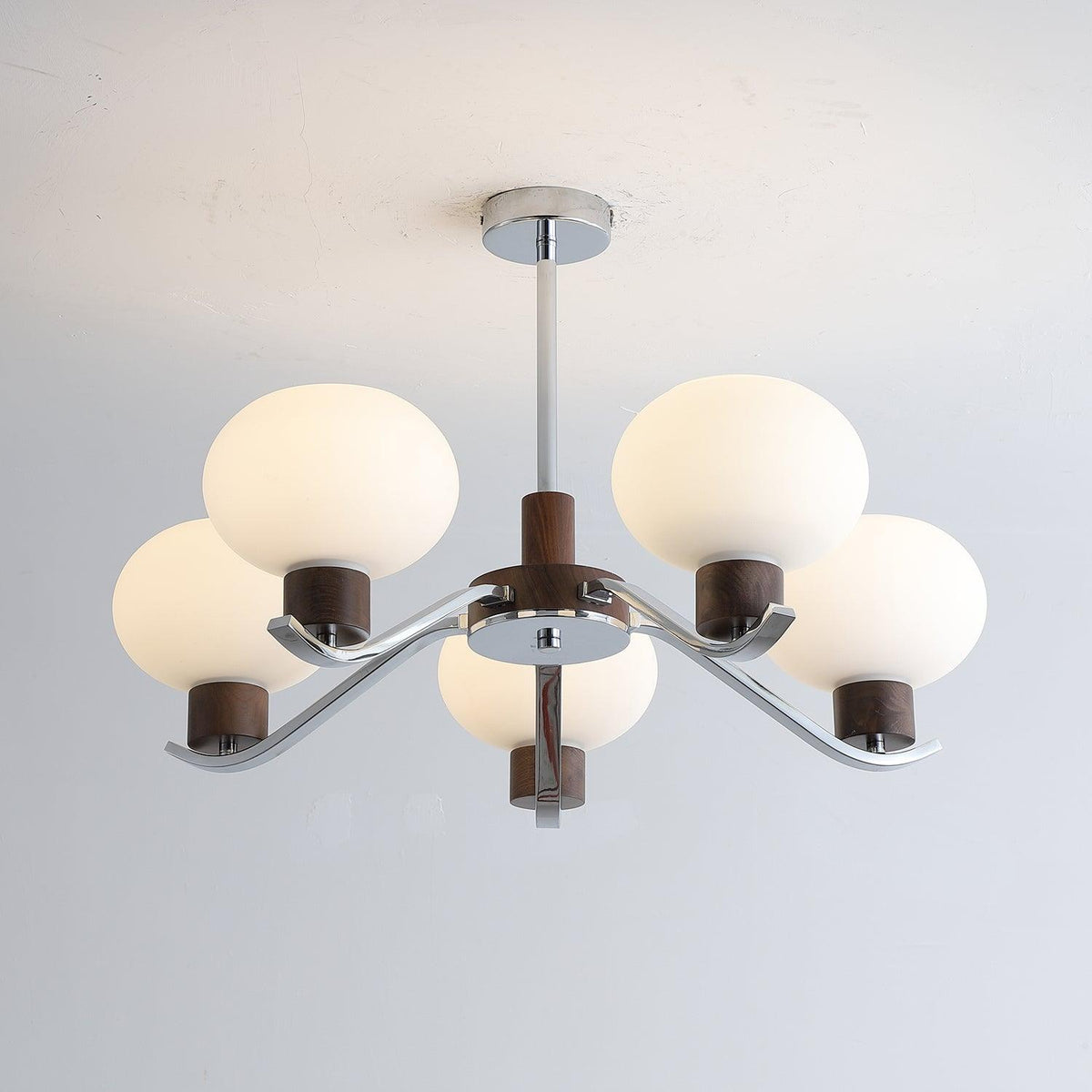 Rosara Lustre Élégant en Chrome et Noyer