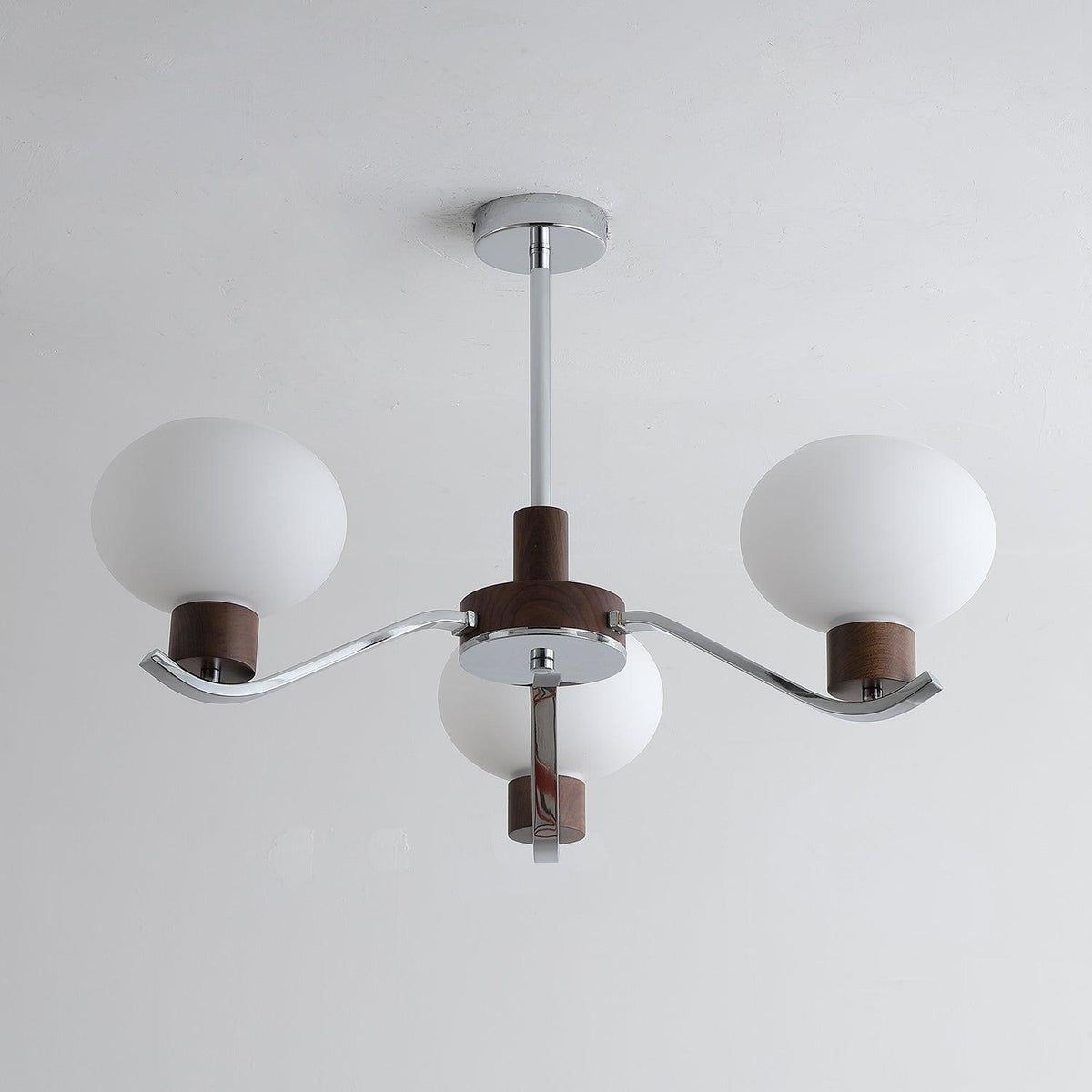 Rosara Lustre Élégant en Chrome et Noyer
