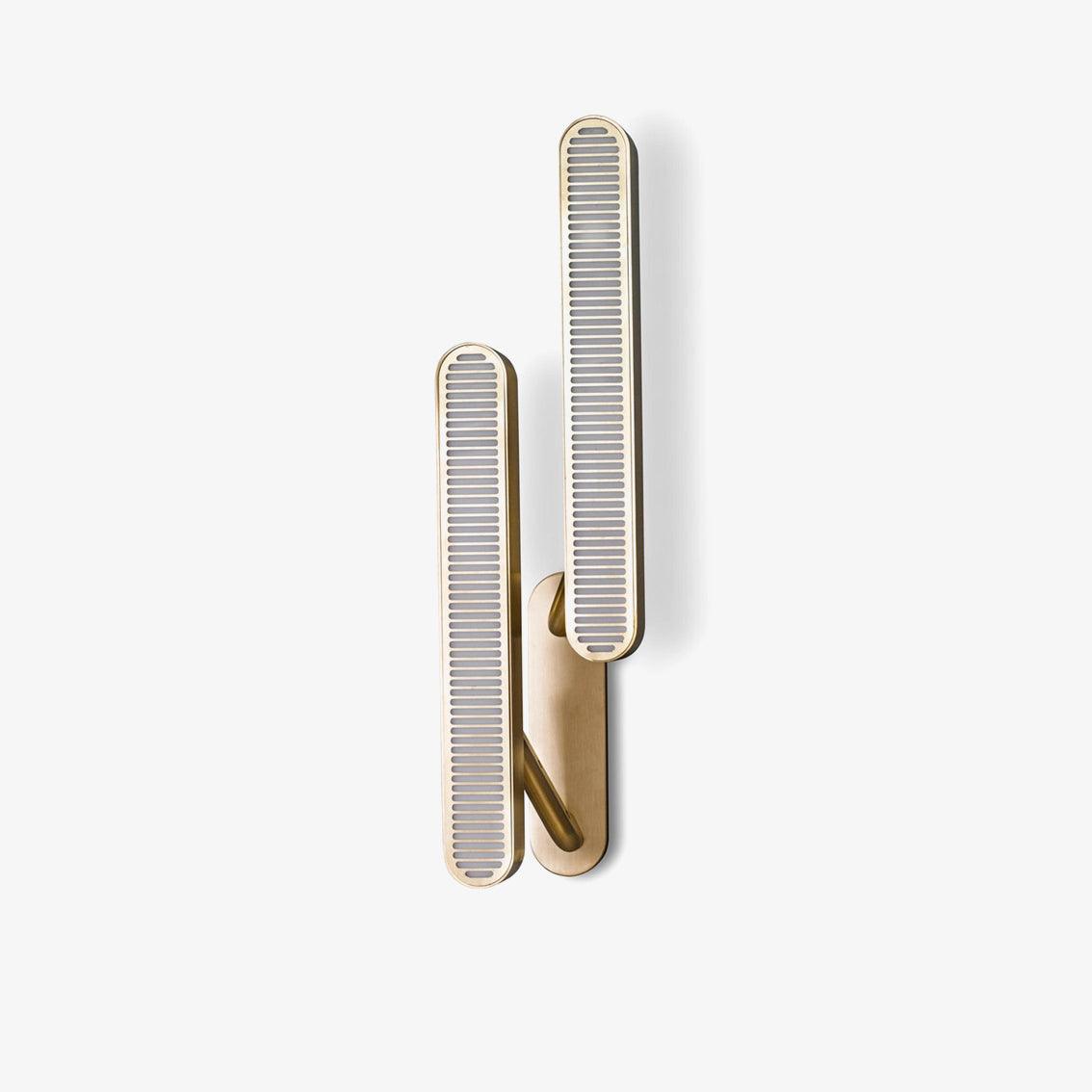 Adrine Lampe Murale en Laiton avec Grille Fendue