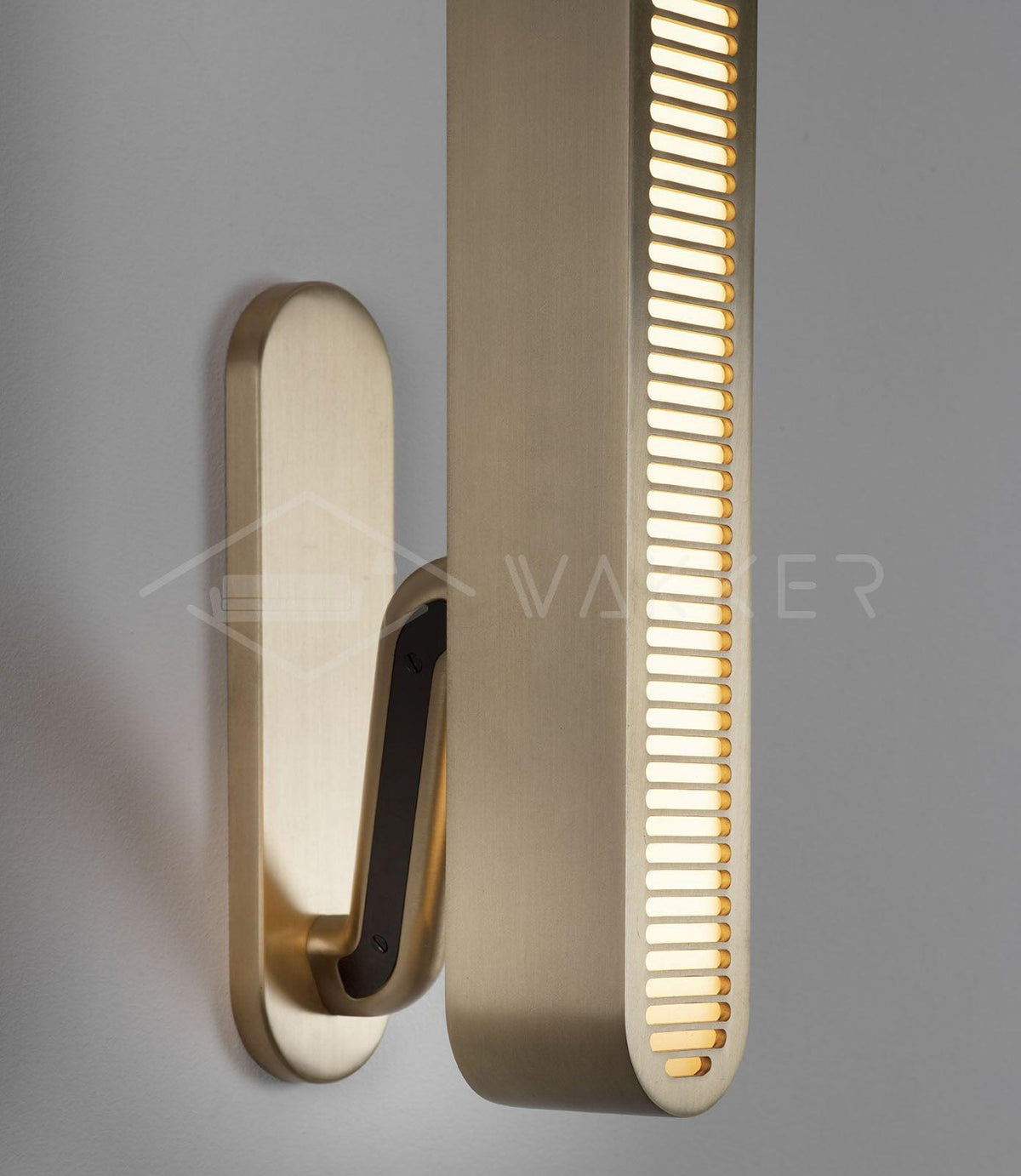 Adrine Lampe Murale en Laiton avec Grille Fendue