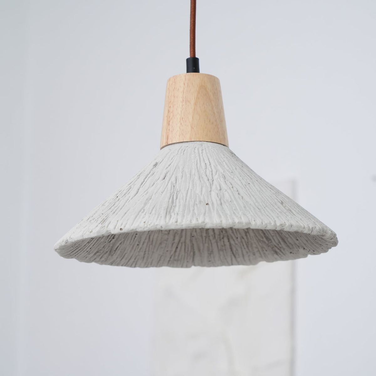 Iselalis Lampe suspendue en béton plissé