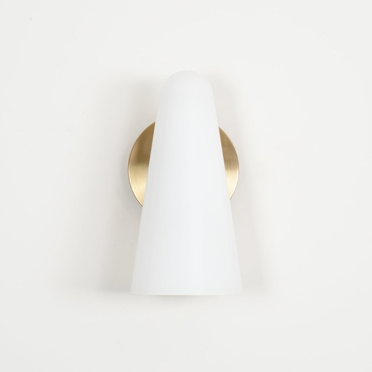 Conical Glass Wall Lamp-Neutral Decor
