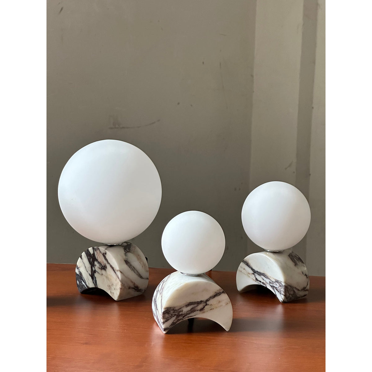 Crescent Lampe à Poser en Marbre