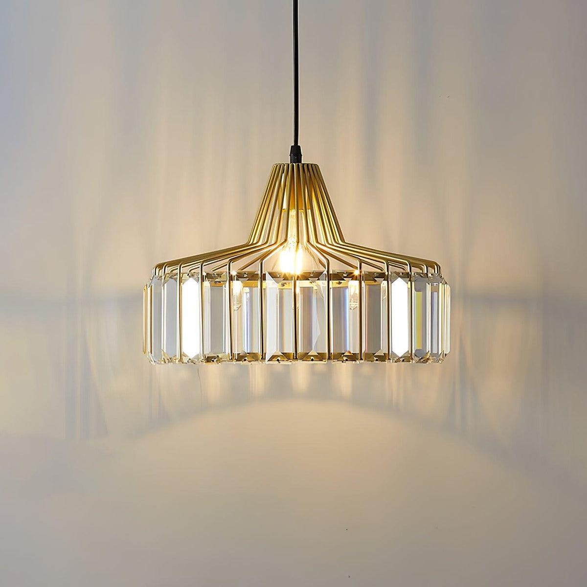 Neris Suspension Contemporaine