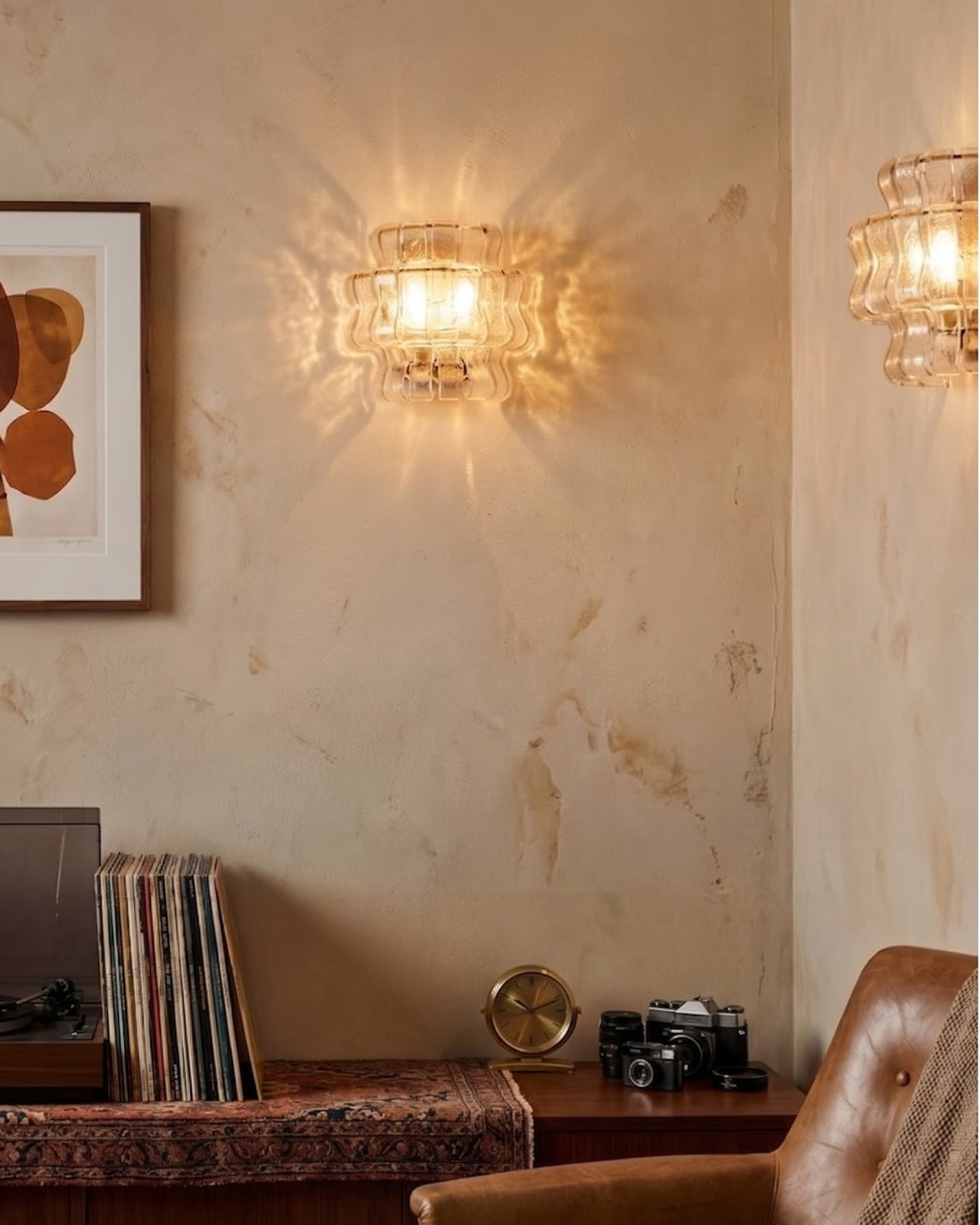 Black glass Albano Wall Lamp making a graphic statement.