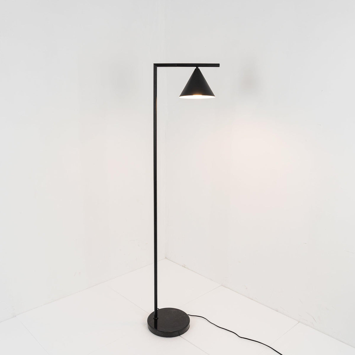 Nell Lampadaire Minimaliste