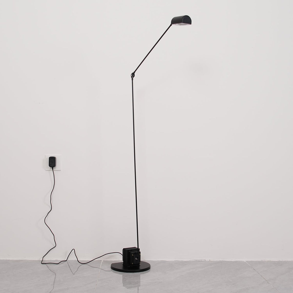 Nerilux Lampadaire Réglable