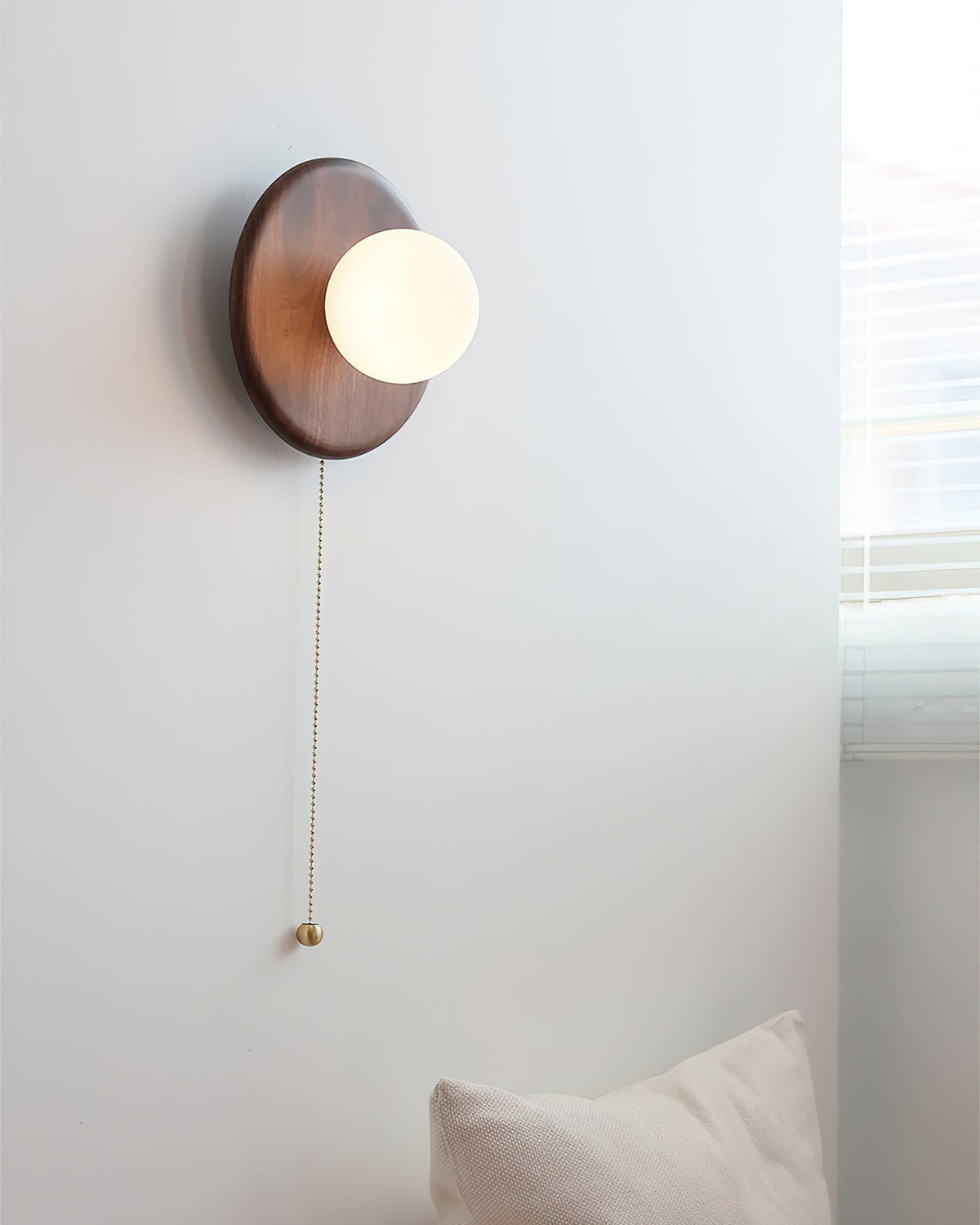 Close-up of the classic pull-chain switch on the Abel light.