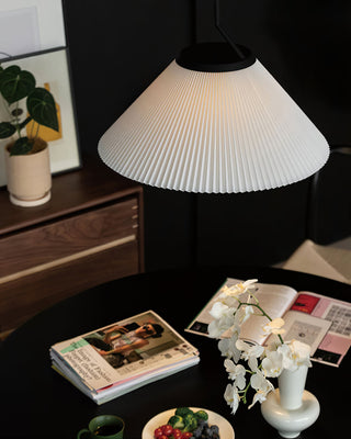 Knell Suspension en Métal Noir Plastique Plissée Minimaliste Moderne