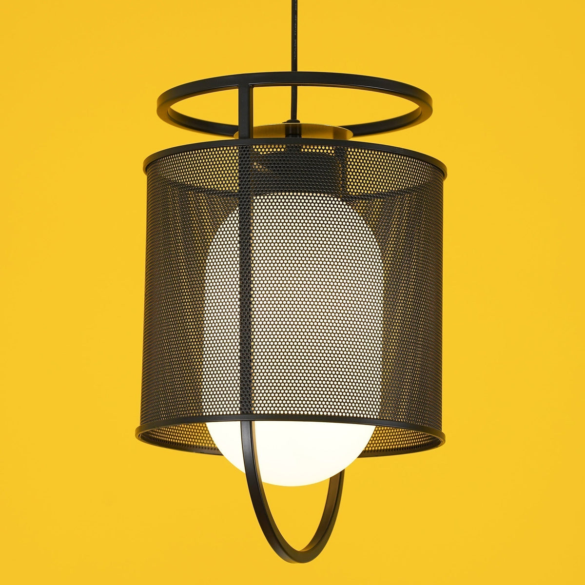 Cyreris Suspension Cylindre en Maille Accent en Laiton Industriel