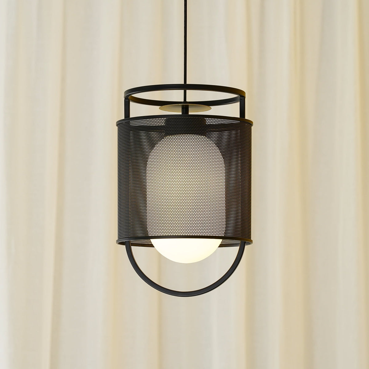 Cyreris Suspension Cylindre en Maille Accent en Laiton Industriel
