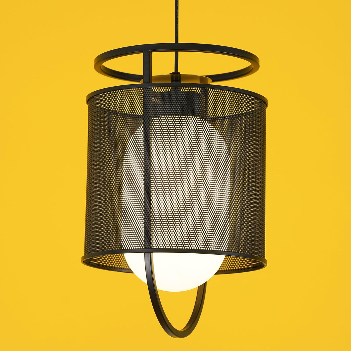 Cyreris Suspension Cylindre en Maille Accent en Laiton Industriel