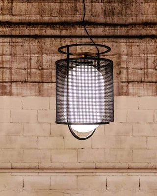 Solara Suspension Cylindre en Maille Accent en Laiton Industriel