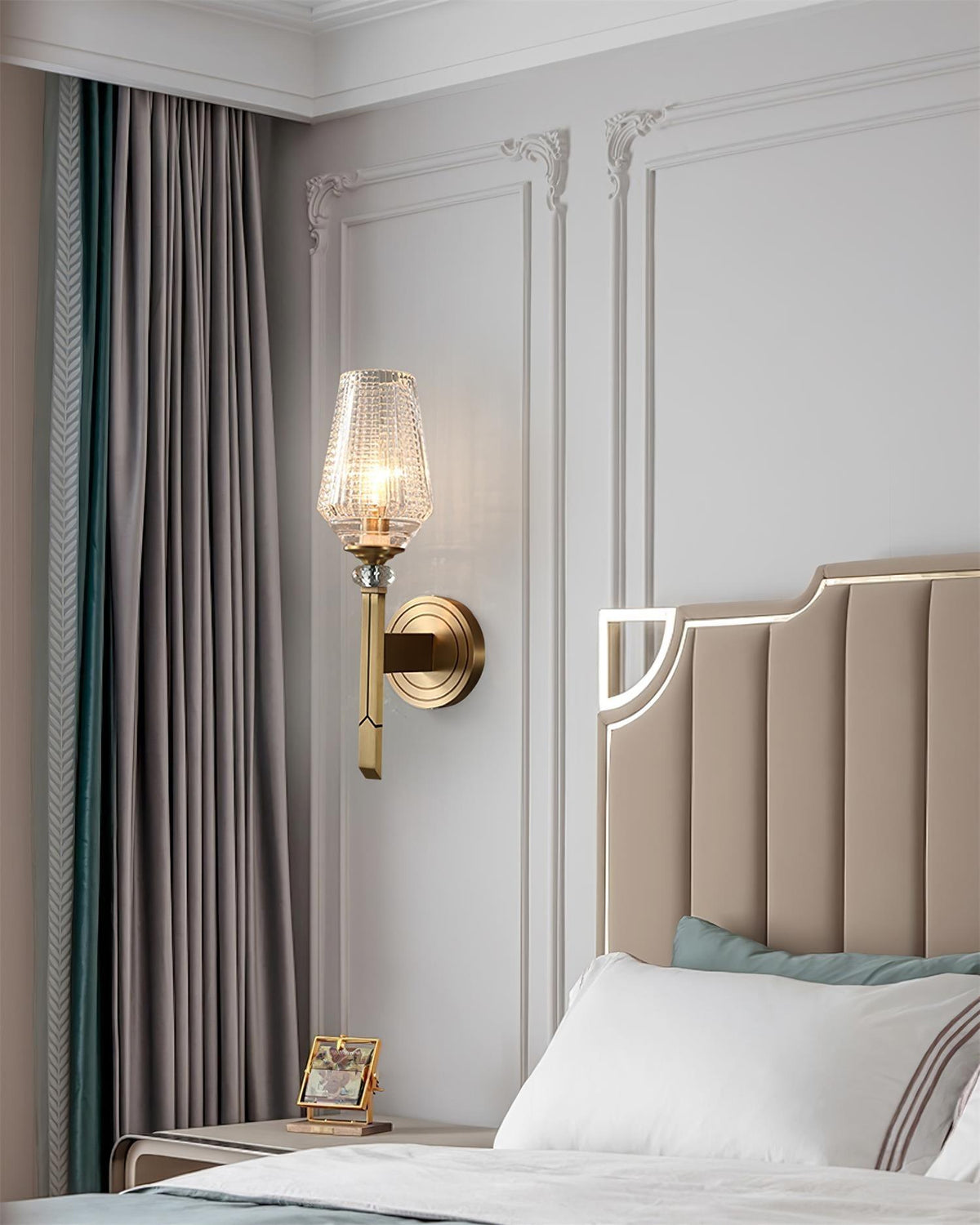 Tevelia Applique Murale Laiton Cristal Élégante