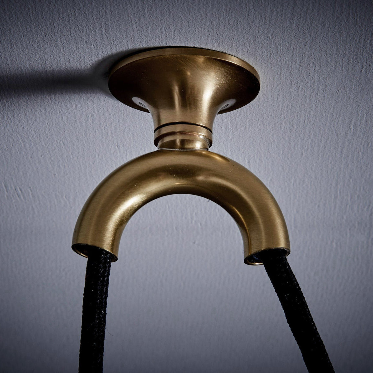 Omen Suspension Dôme Équilibre Laiton Métal Minimaliste Moderne