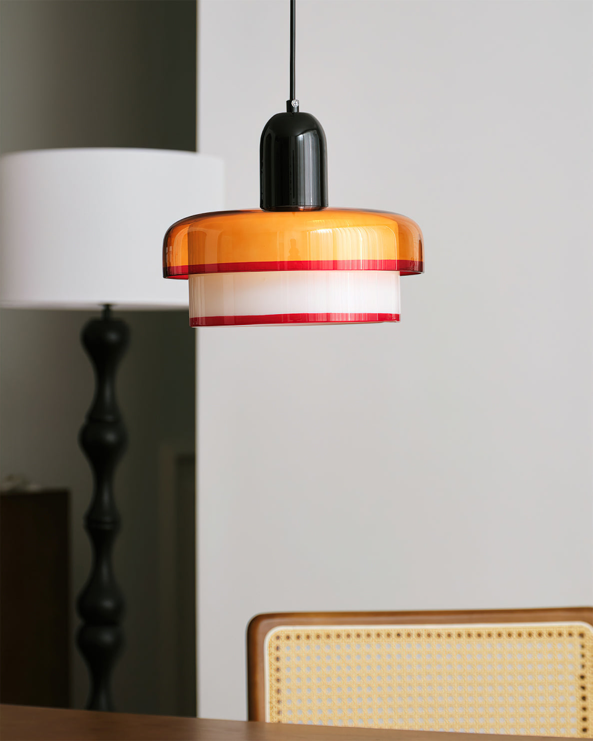 Dimensional drawing of the Ebern Pendant Light.