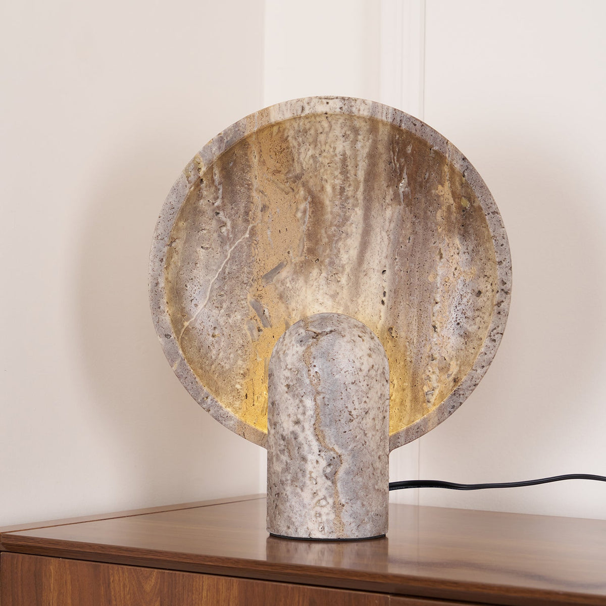 Valemu Saucer-Base Lampe de Table Travertin