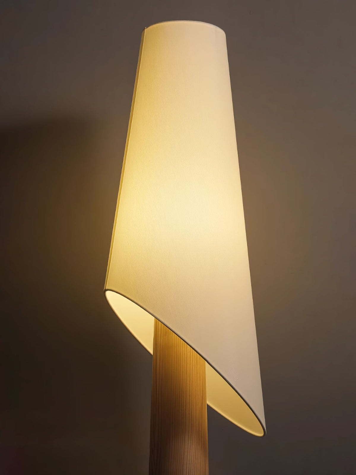 Curven Lampadaire en Bois Et Marbre