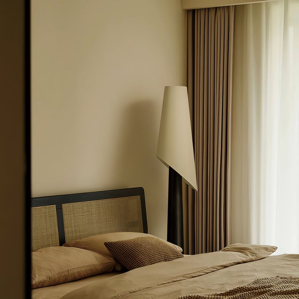 Curven Lampadaire en Bois Et Marbre