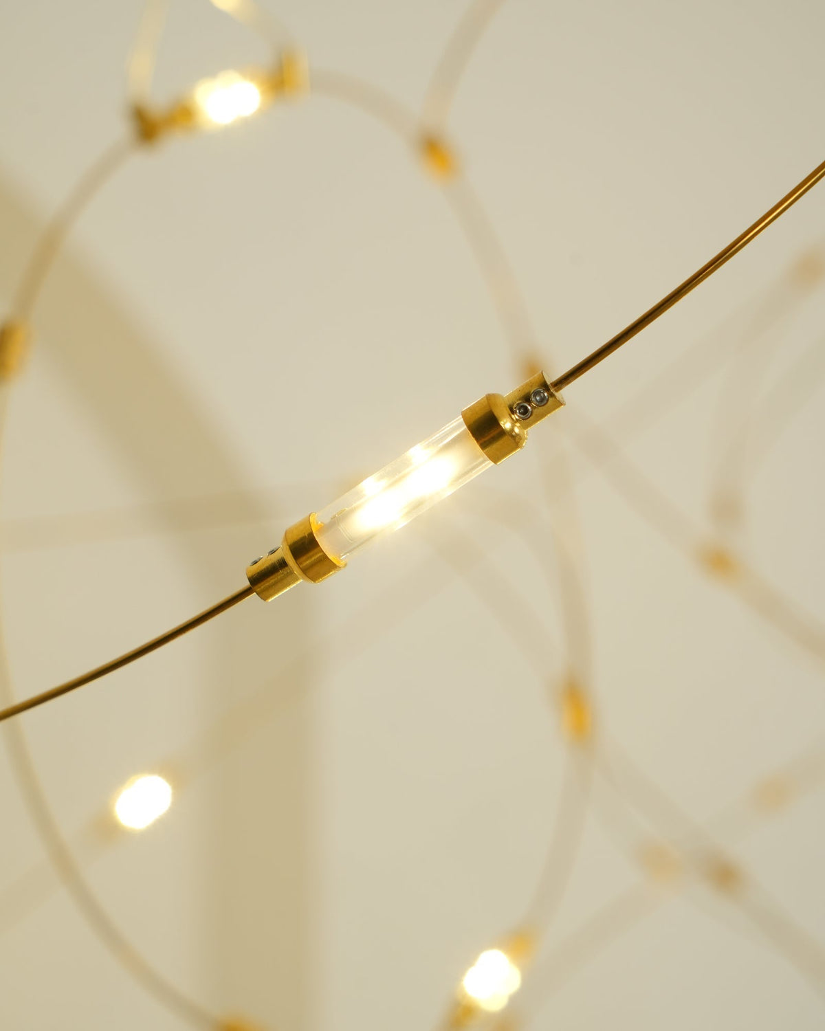 Celestra Suspension Minimaliste en Acier