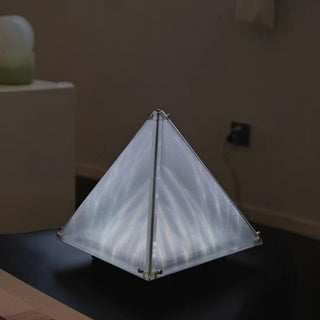 Lampe de Table Mymiryre en Verre Pyramide