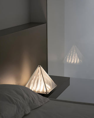 Lampe de Table Mymiryre en Verre Pyramide