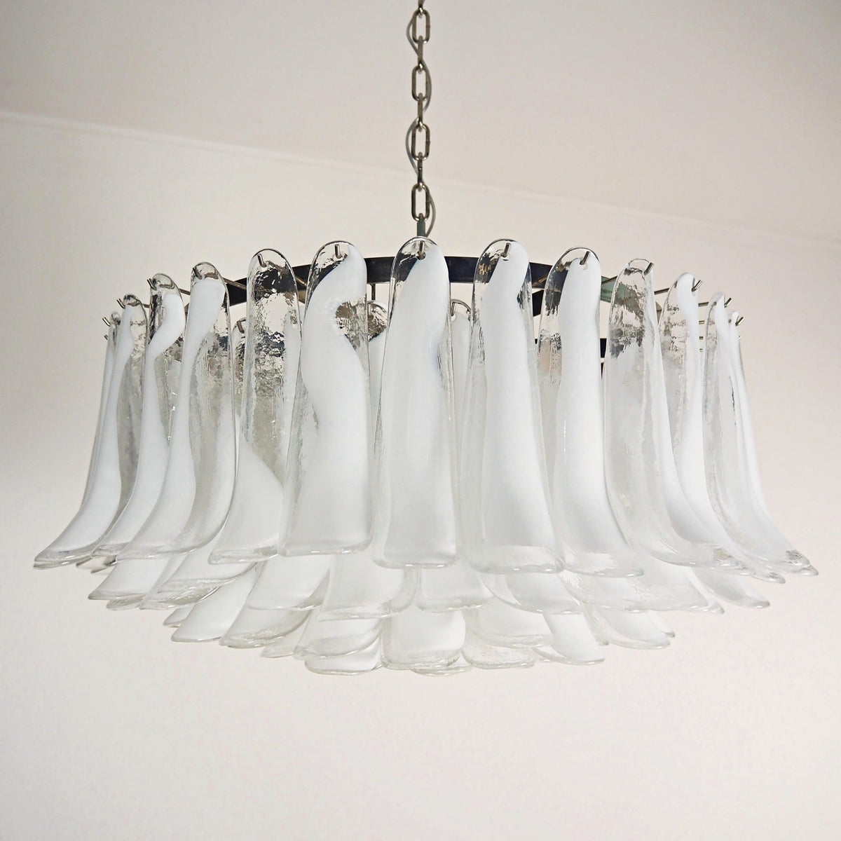 Renella Lustre Pétale en Verre de Murano Blanc Élégant