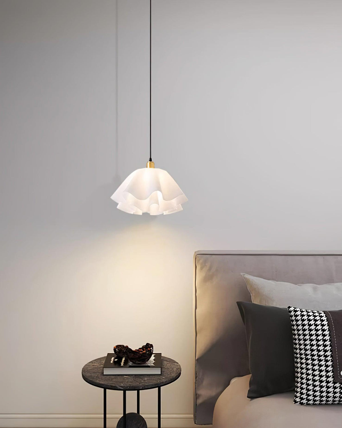 Vero Modern Petal Pendant Light-Neutral Decor