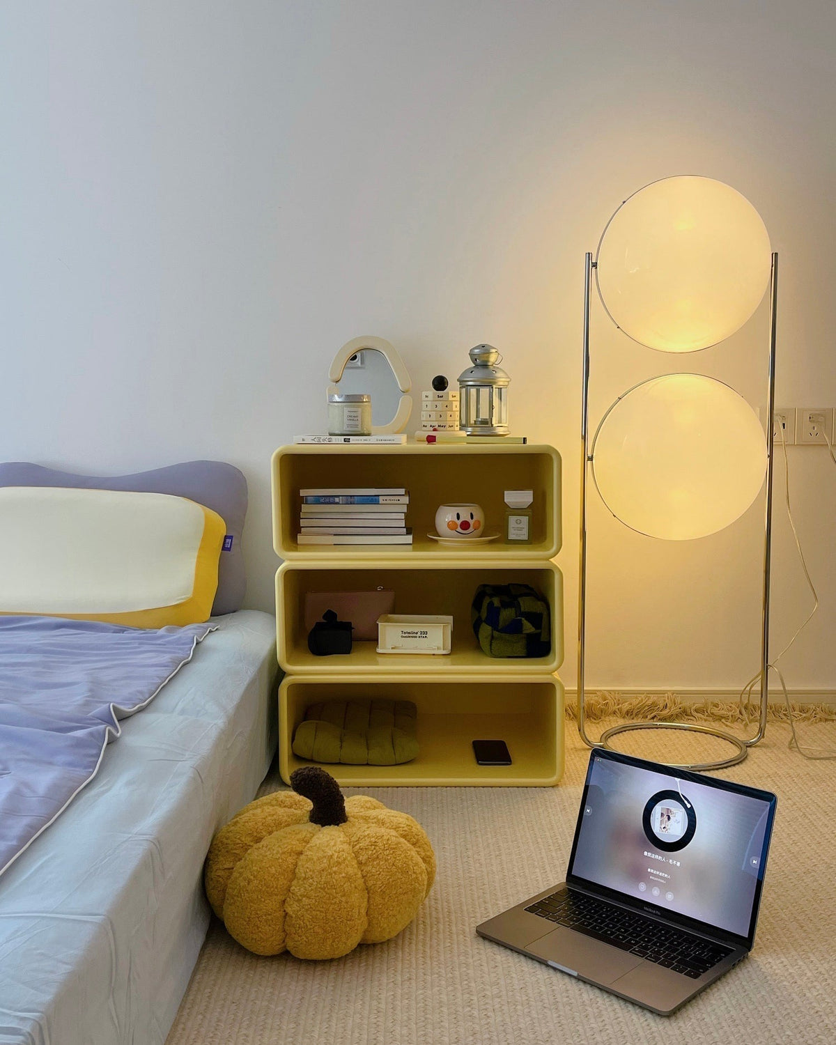 Sorarielle Lampadaire