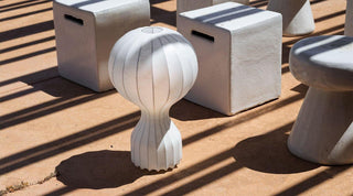 Lirove Lampe de Table Sculpturale en Acier