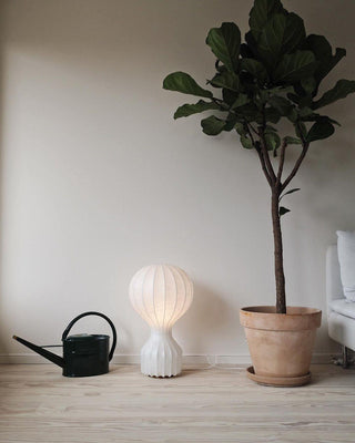 Lirove Lampe de Table Sculpturale en Acier
