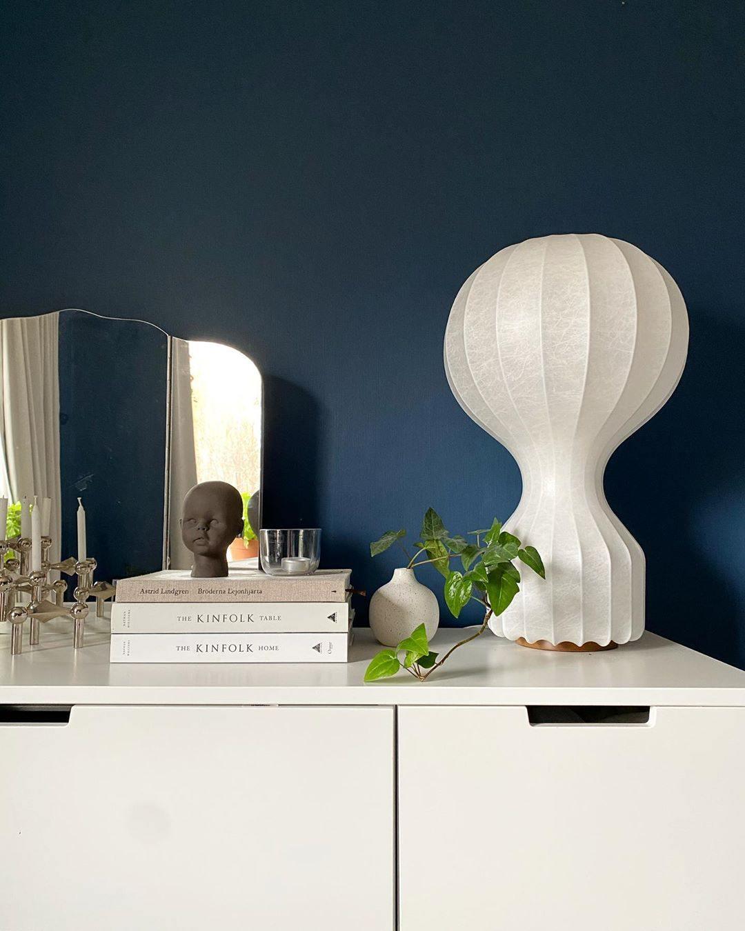 Lirove Lampe de Table Sculpturale en Acier